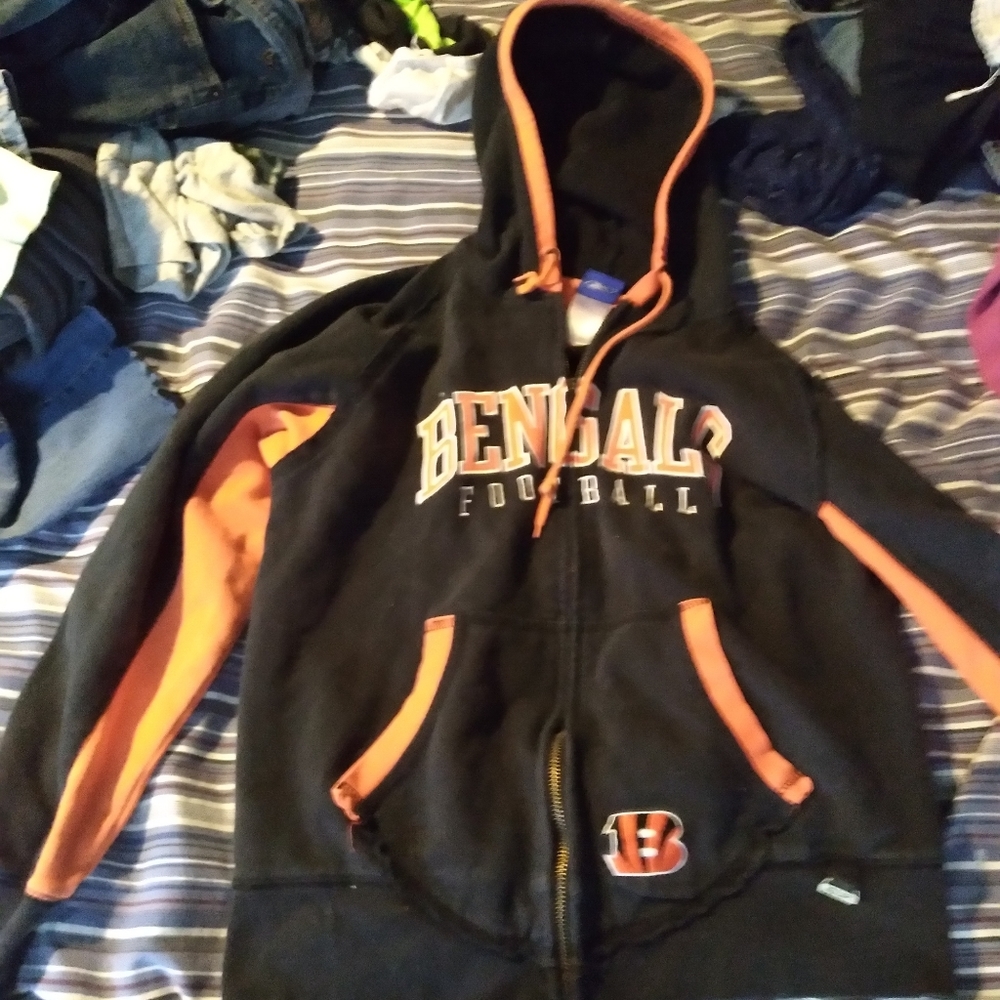 Hoodies - Picture 3 of 10